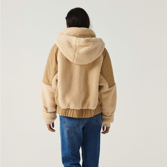 Ba&sh Eva Beige Sherpa Fluffy Coat - Picture 4 of 6